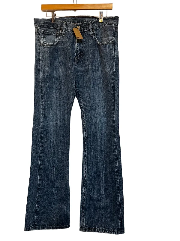 women's denim jeans with belt loopsLevi Jeans (33x32)