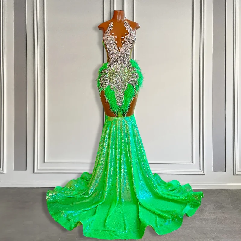 flutter sleeve prom dressesGlitter Green Mermaid Prom Dress 2024 Black Girls Luxury Crystal Beaded Long Prom Gowns Sexy Halter Feather Prom Dresses